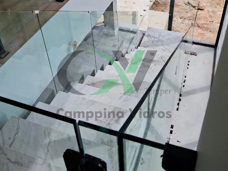 GUARDA CORPO E  SACADA DE VIDRO